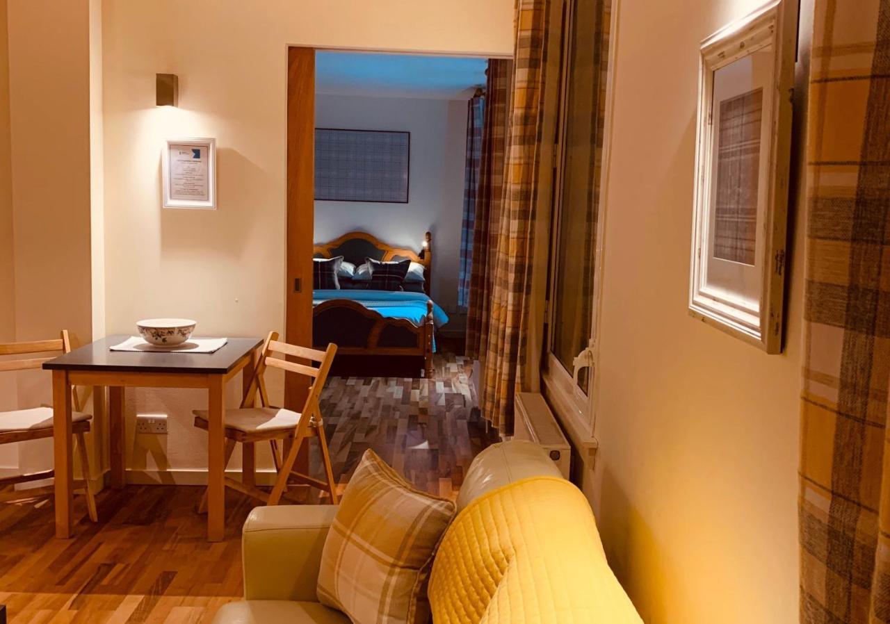 The Cowgatehead Residence — Photos 1